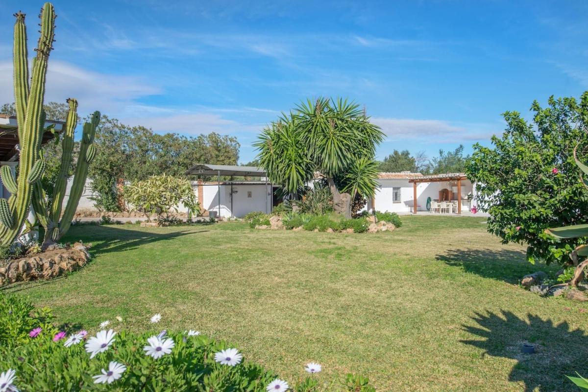 2 Independant Fully Equipped With Heated Pool And Jacuzzi *
