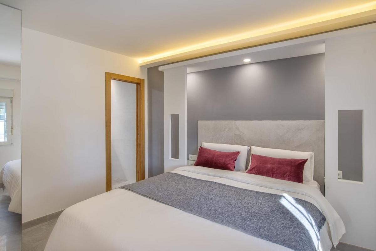 2 Independant Fully Equipped With Heated Pool And Jacuzzi Villa *